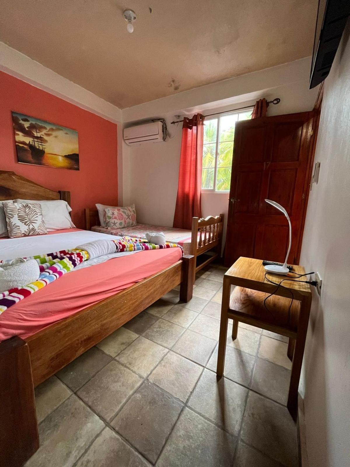 Hotel Y Restaurante Mama Ines Санта-Каталина Экстерьер фото