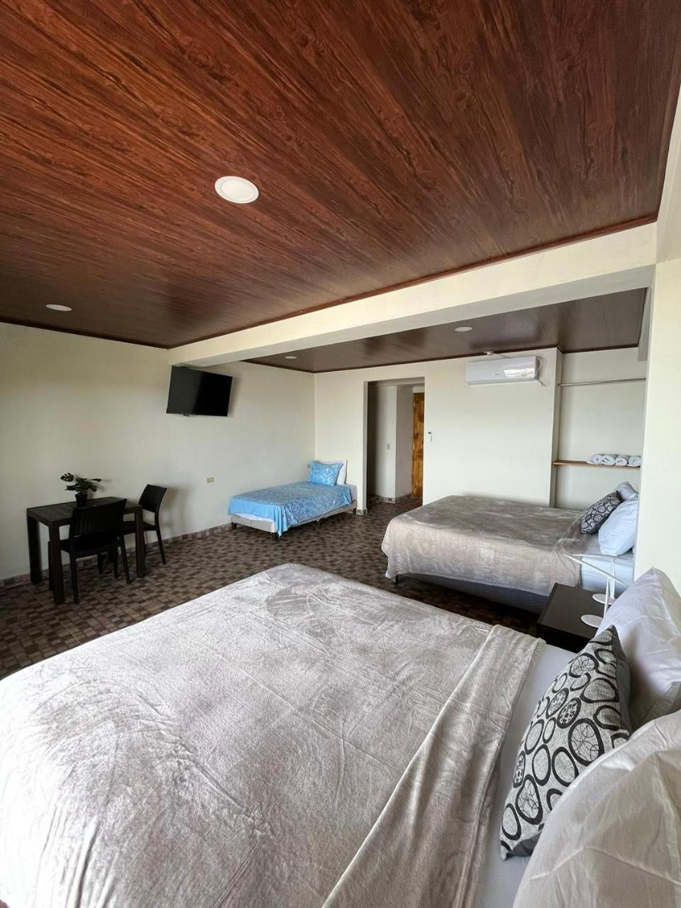 Hotel Y Restaurante Mama Ines Санта-Каталина Экстерьер фото