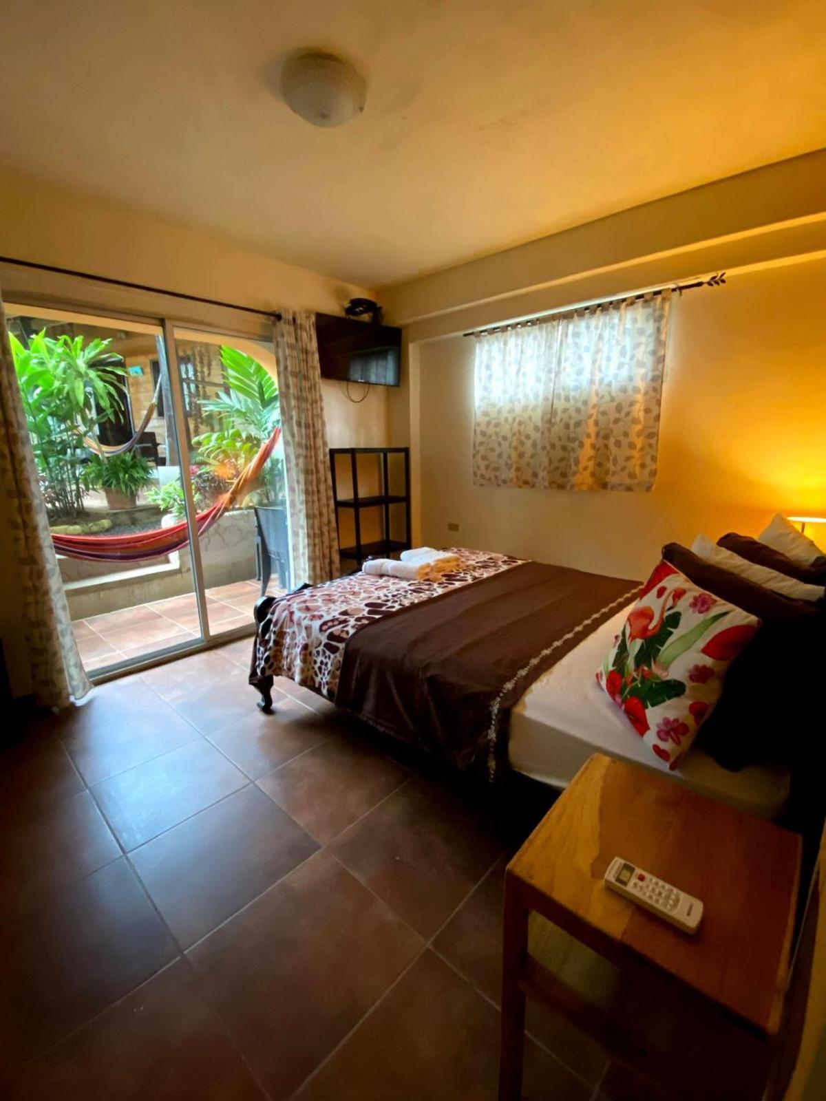 Hotel Y Restaurante Mama Ines Санта-Каталина Экстерьер фото